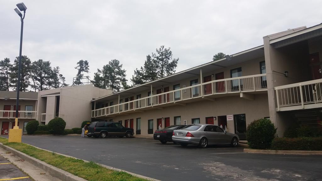 Zainee Inc Budgetel Inn And Suites Augusta Exterior foto